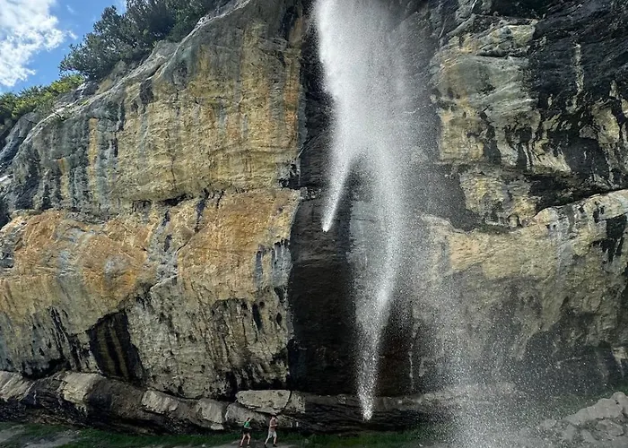 Amazing River And Mountain View كاندرستغ