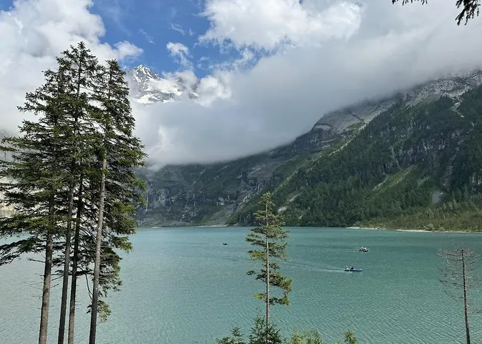 Amazing River And Mountain View * كاندرستغ